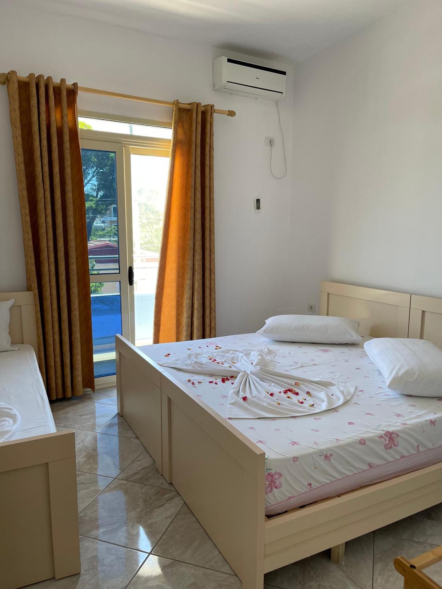 Kristeo Apartment Vlore Ngoại thất bức ảnh
