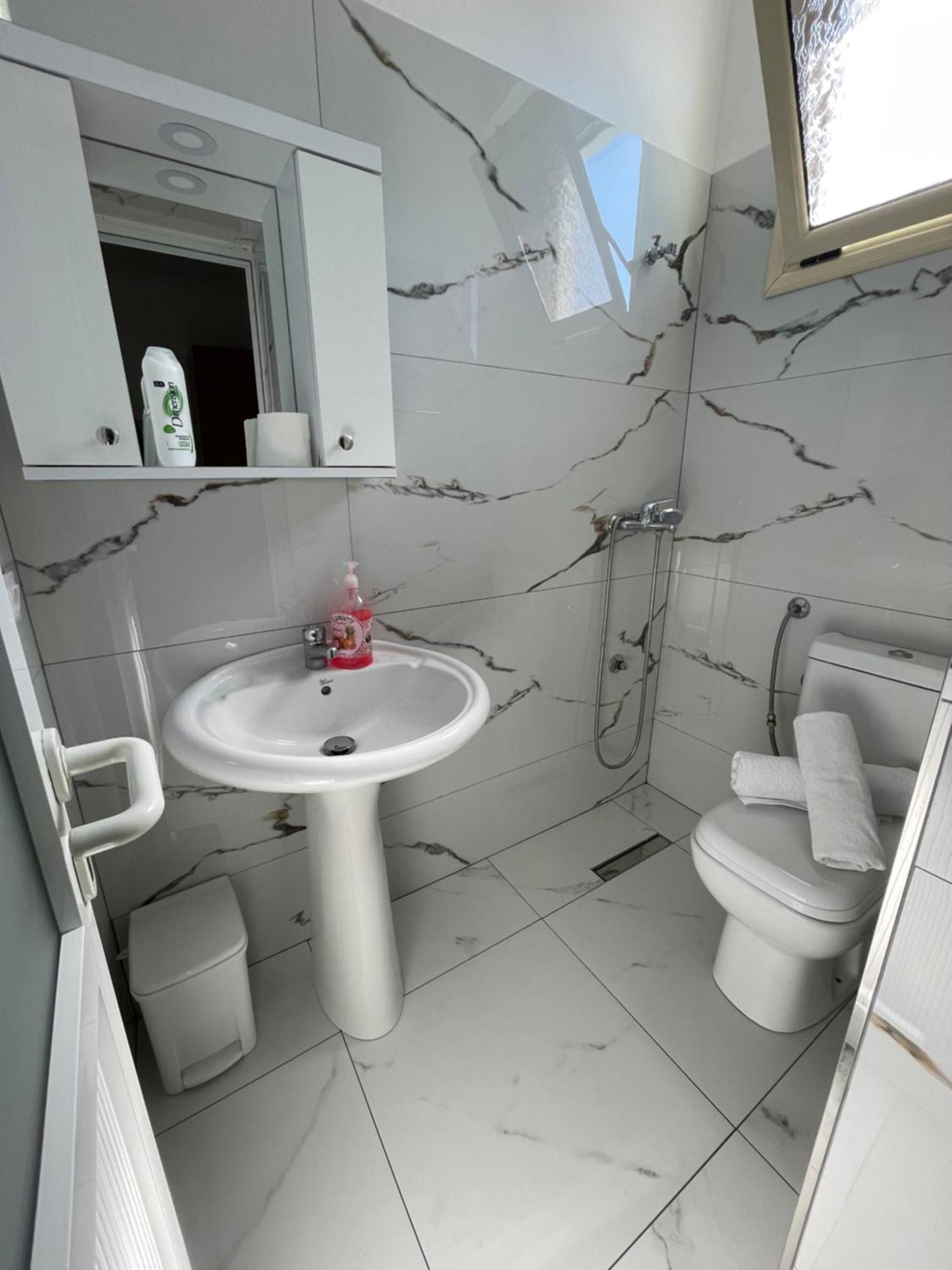 Kristeo Apartment Vlore Ngoại thất bức ảnh