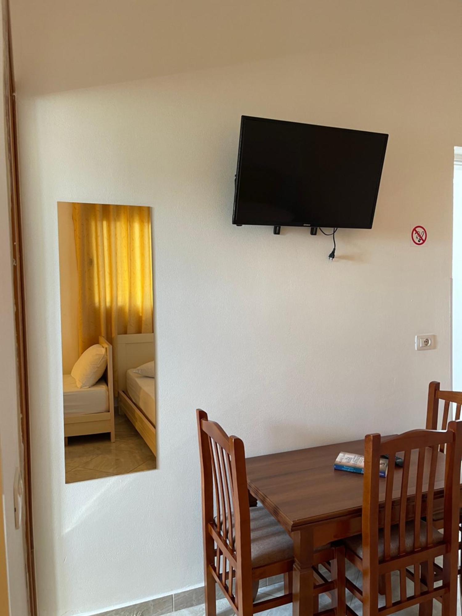Kristeo Apartment Vlore Ngoại thất bức ảnh